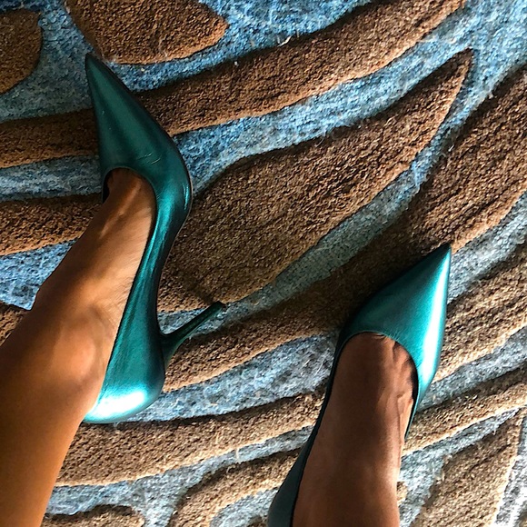 Metallic teal mermaid pumps size 6 🧜🏽‍♀️🤍 - Picture 16 of 17